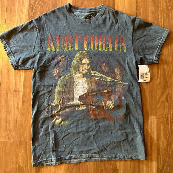 Forever 21 Other - NWT Distressed Kurt Cobain T-shirt size small Nirvana 🎸
